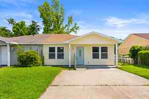 featured image of 2716 Oak Hammock Dr #1