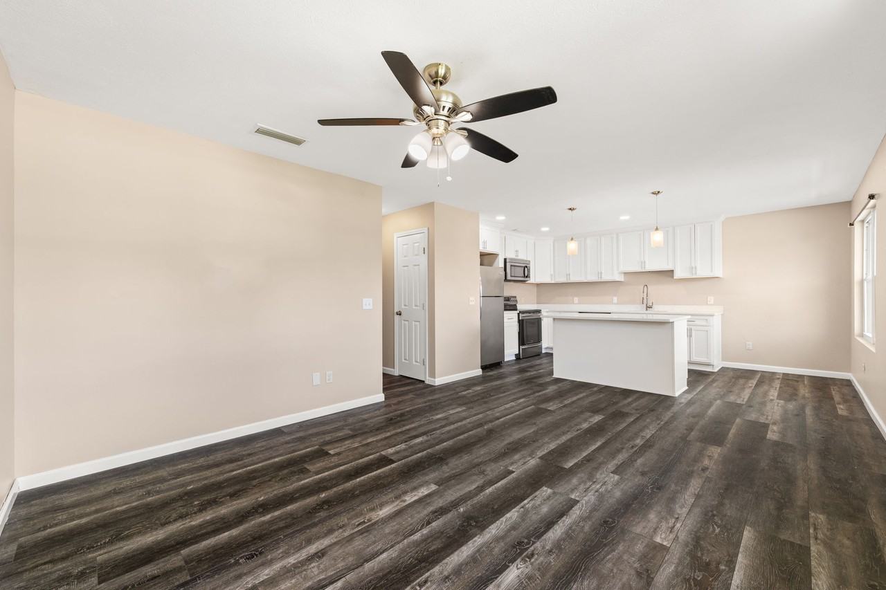 2716 Oak Hammock Dr #1 - Photo 4 of 27