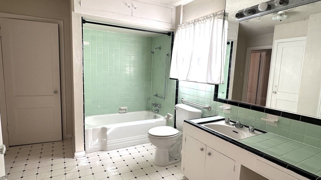 213 Doddridge St #1 - Photo 5 of 10