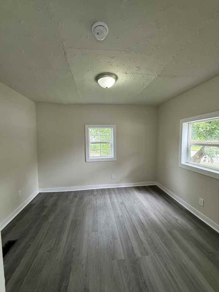 1303 Main St #1 - Photo 2 of 9