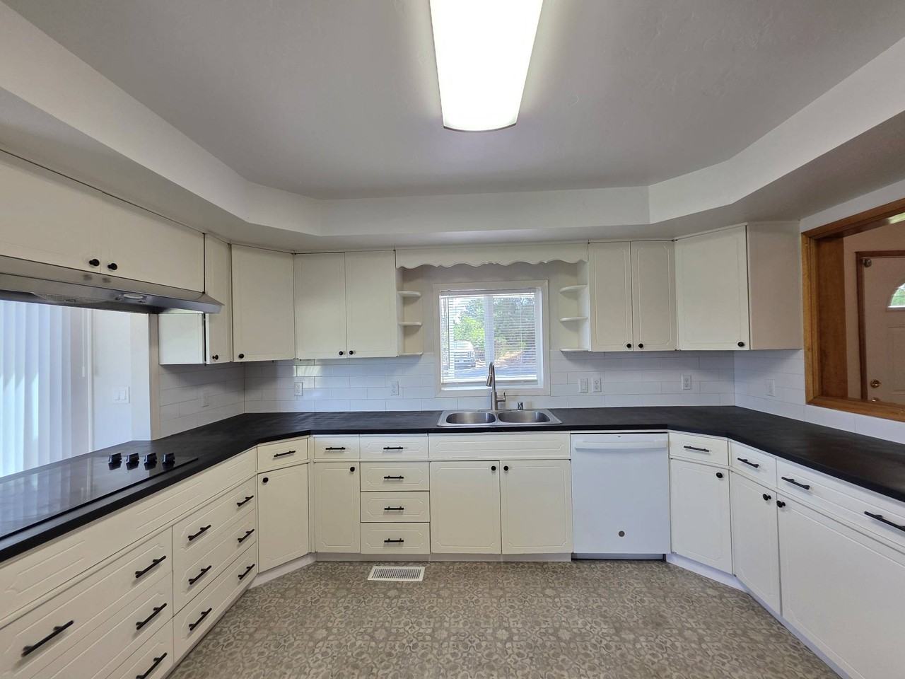 1325 N Cleveland St #1 - Photo 6 of 28