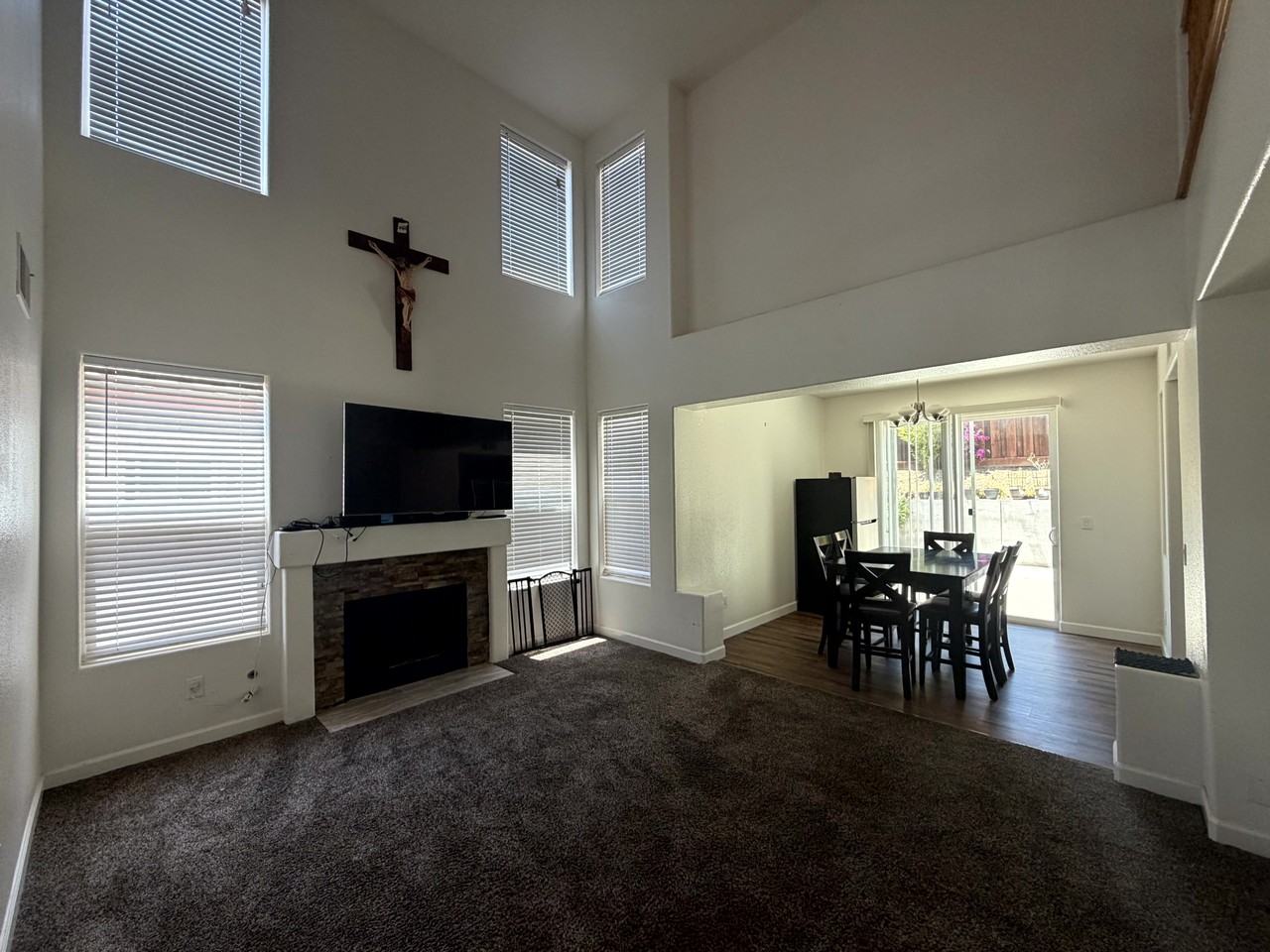 1537 Oyster Bay Ct #1 - Photo 3 of 36