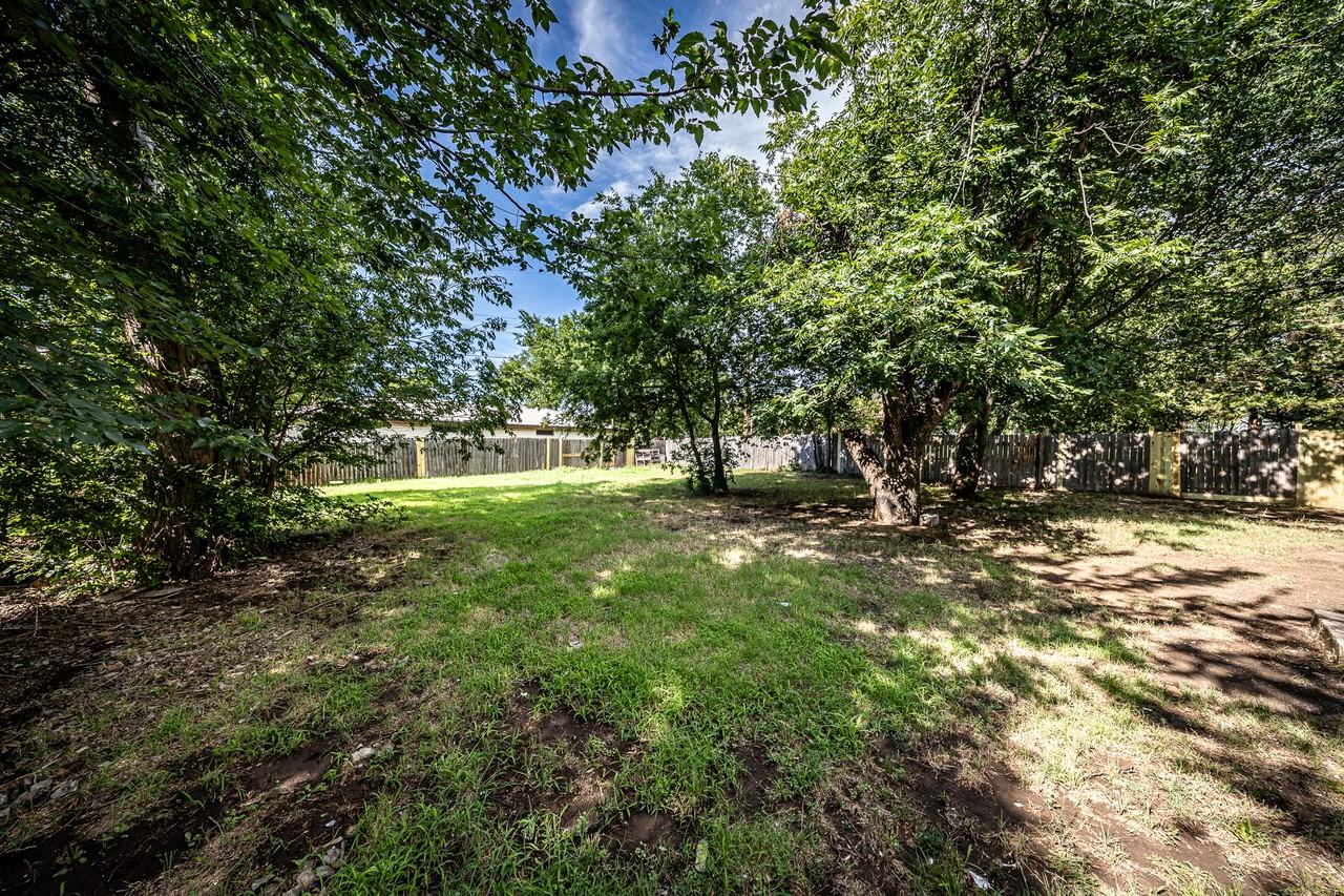 1905 Nw Baldwin Ave #1 - Photo 4 of 20
