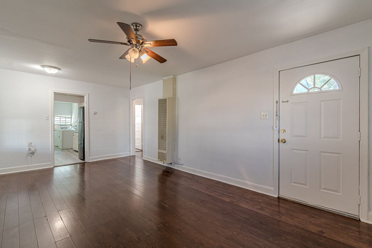 1903 W Winnipeg Ave #1 - Photo 3 of 15