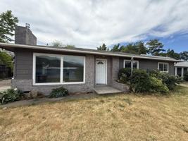 featured image of 733 Ne Wharton Dr