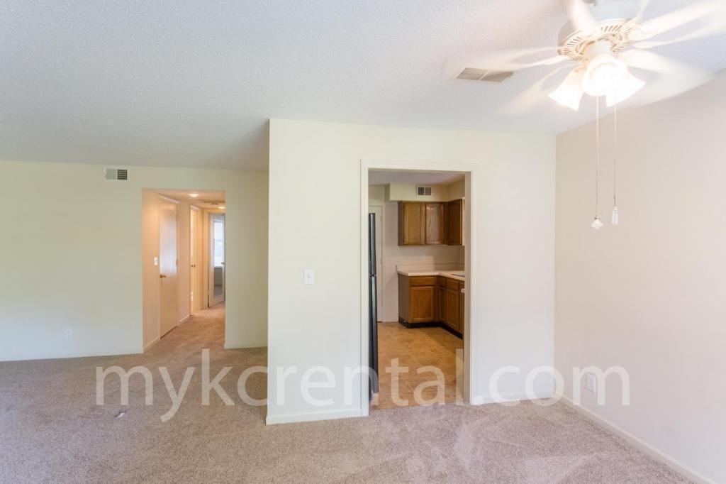 11204 Nieman Rd - Photo 5 of 21