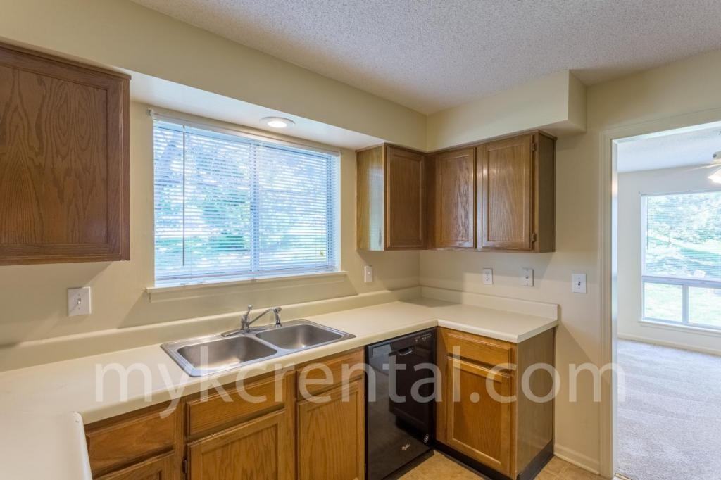 11204 Nieman Rd - Photo 7 of 21
