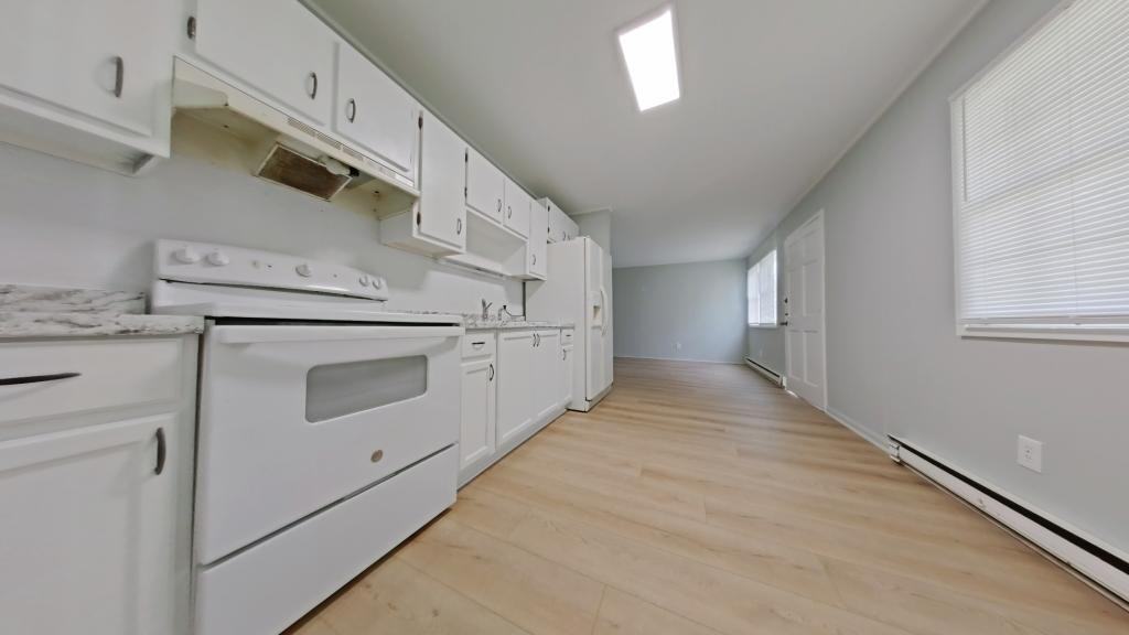 914 Pine Circle Dr - Photo 3 of 11