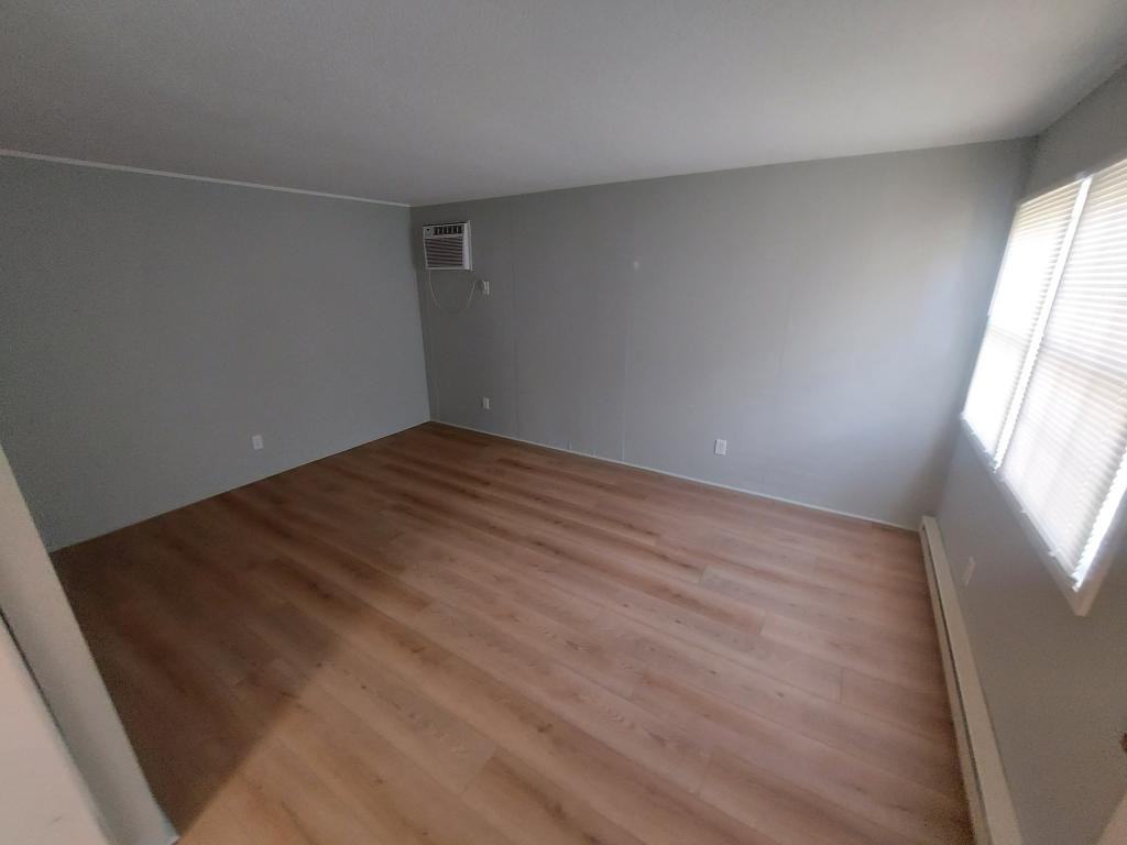 914 Pine Circle Dr - Photo 4 of 11