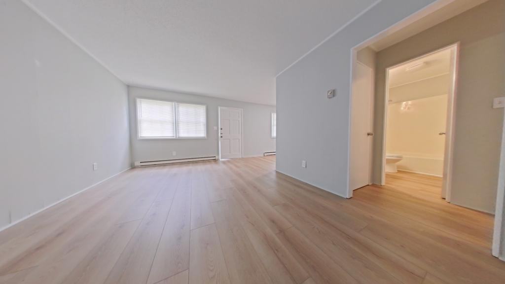 914 Pine Circle Dr - Photo 5 of 11