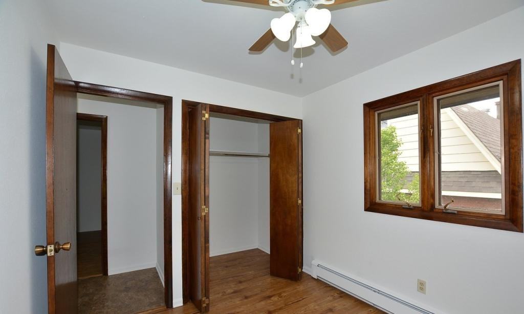 1520 W 12th St - Photo 2 of 10