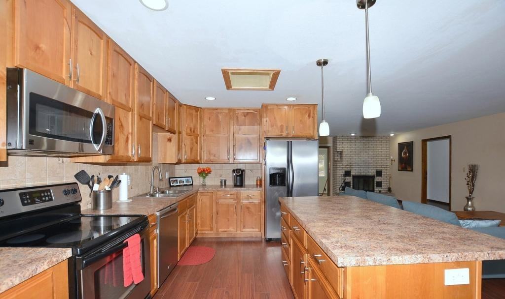 1520 W 12th St - Photo 4 of 10