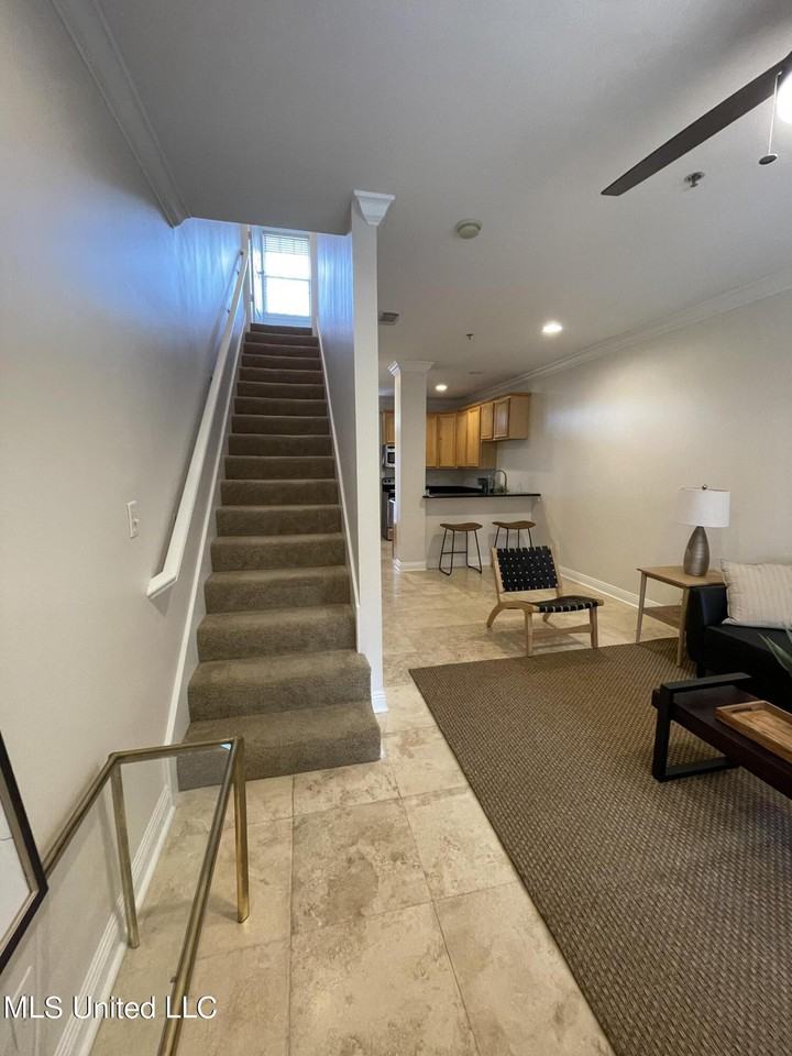 922 Porter Ave - Photo 7 of 11