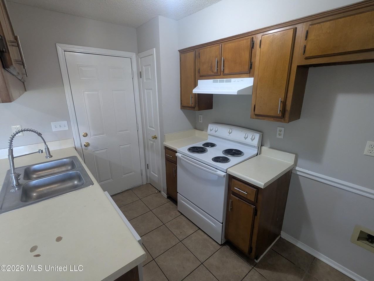 904 Acorn Cv - Photo 4 of 15