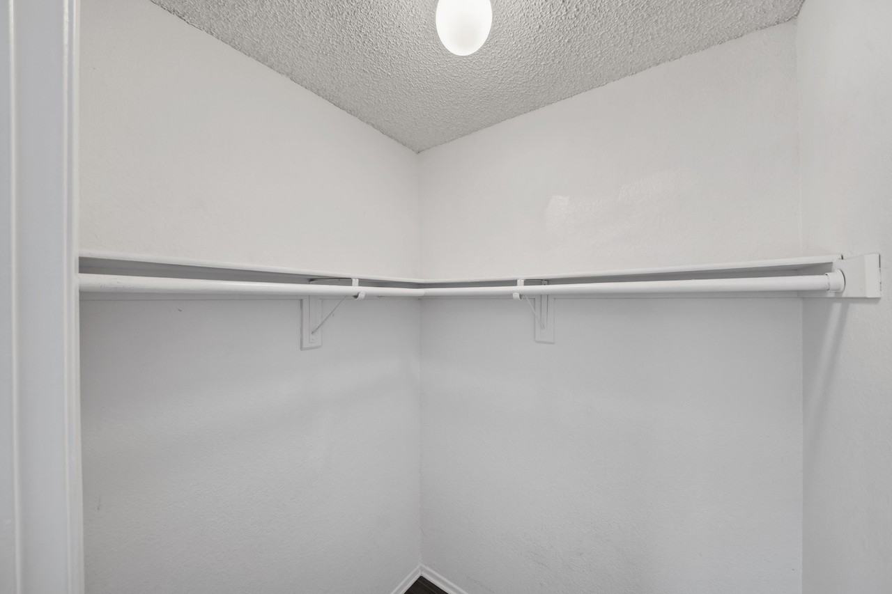 11312 Morrison St #11 - Photo 7 of 24