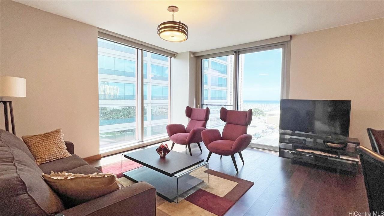 1555 Kapiolani Blvd #910 - Photo 5 of 25