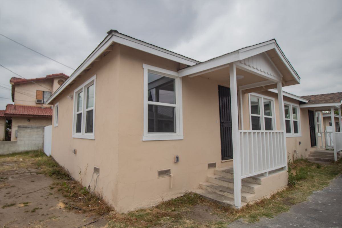 2214 Continental Ave - Photo 2 of 15