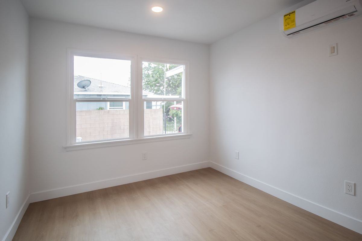 2214 Continental Ave - Photo 6 of 15