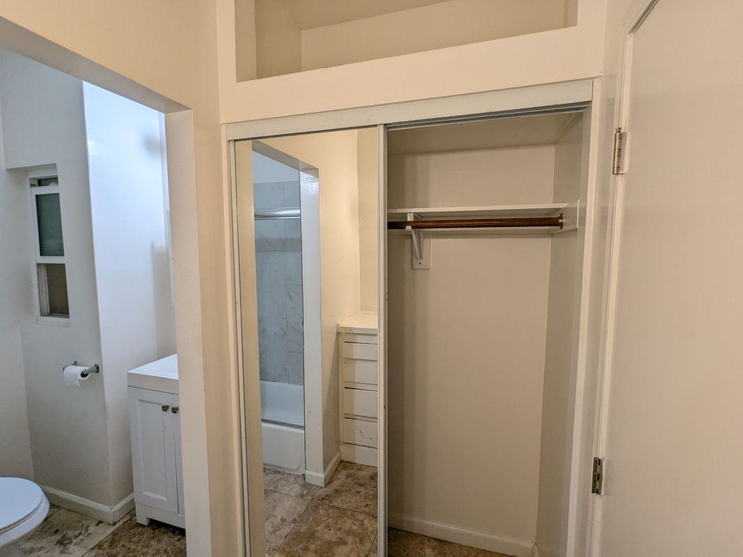 5337 Monroe St ##4 - Photo 4 of 10