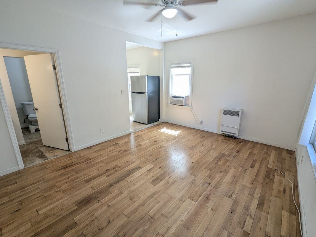 5337 Monroe St ##4 - Photo 6 of 10