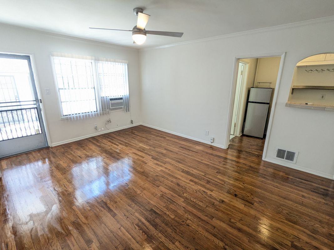 729 N Edinburgh Ave ##3/4 - Photo 4 of 10