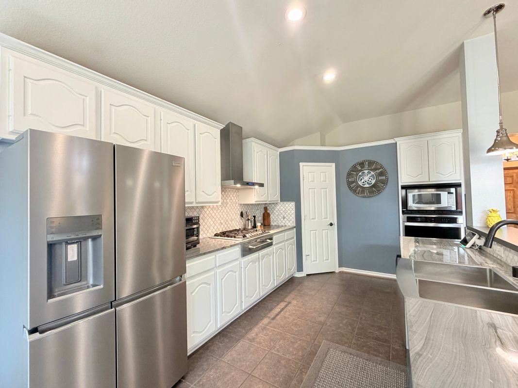 15760 Scenic Rd - Photo 5 of 18