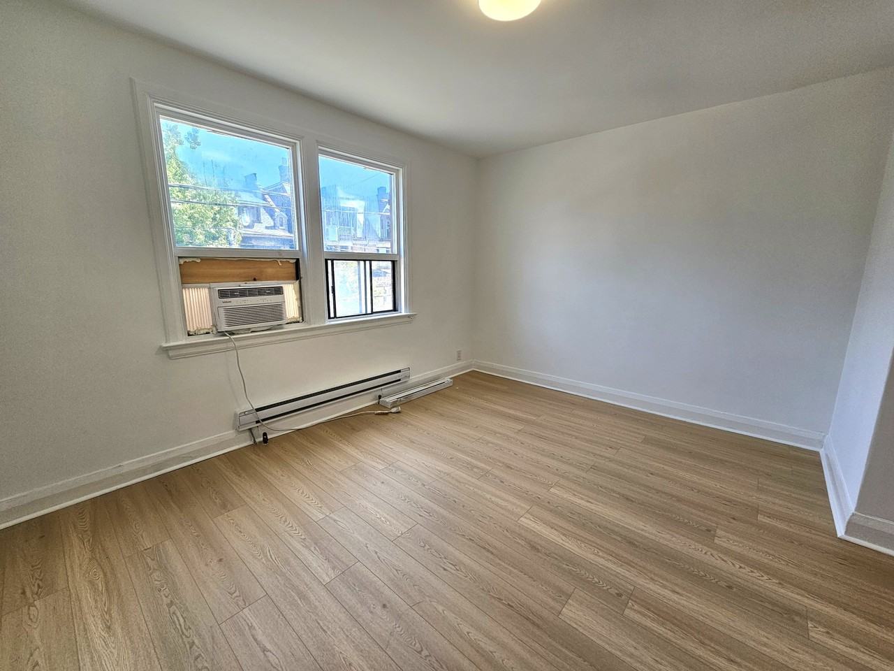 1304 A King Street West - Photo 5 of 17