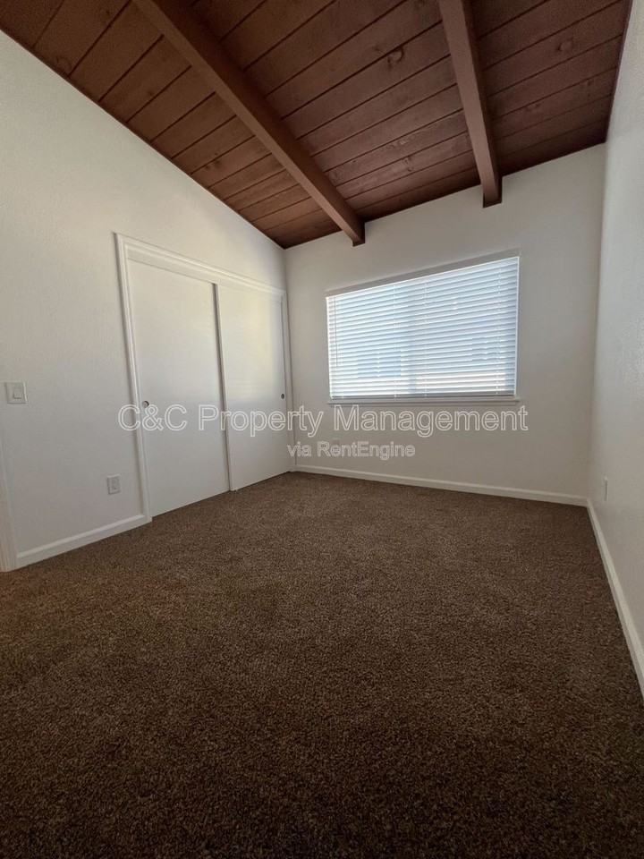 525 Madison St #G - Photo 5 of 10