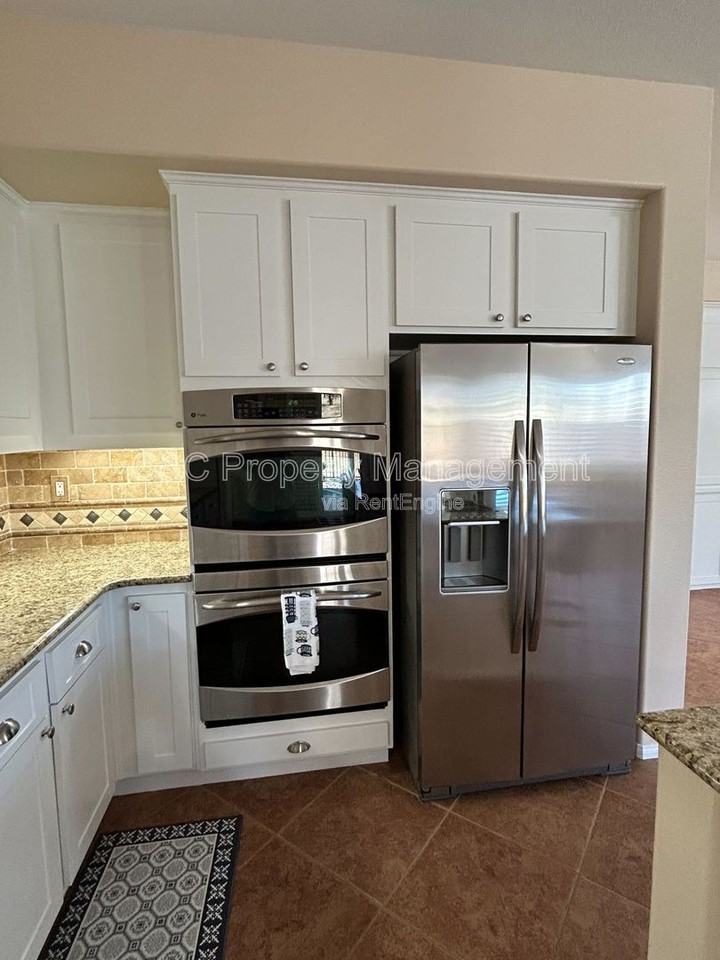 30934 Crystalaire Dr - Photo 5 of 33