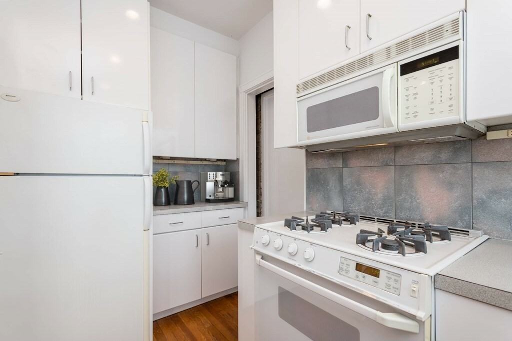79 Martin St #33 - Photo 4 of 12
