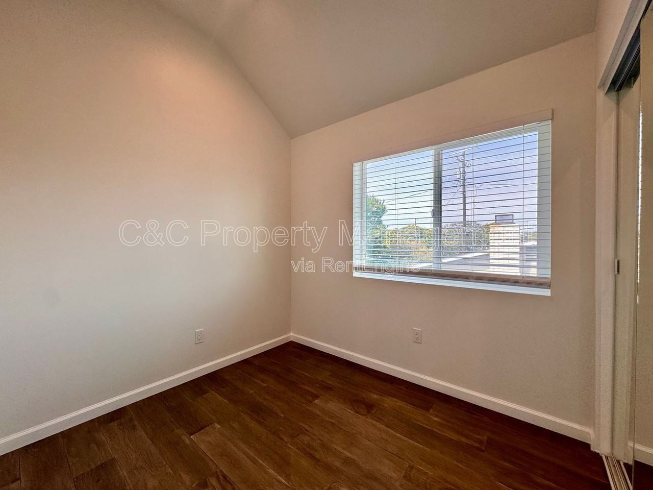 1268 Prospect St #B - Photo 7 of 8