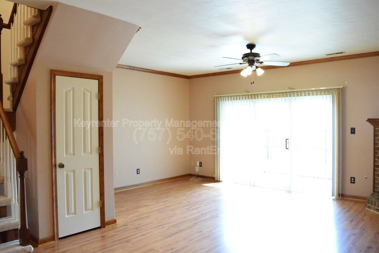310 Cobb Island Ct - Photo 4 of 25
