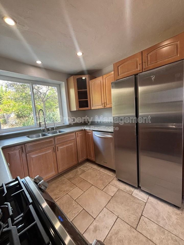 19010 Cliveden Ave - Photo 3 of 14