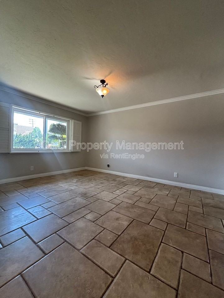 19010 Cliveden Ave - Photo 6 of 14