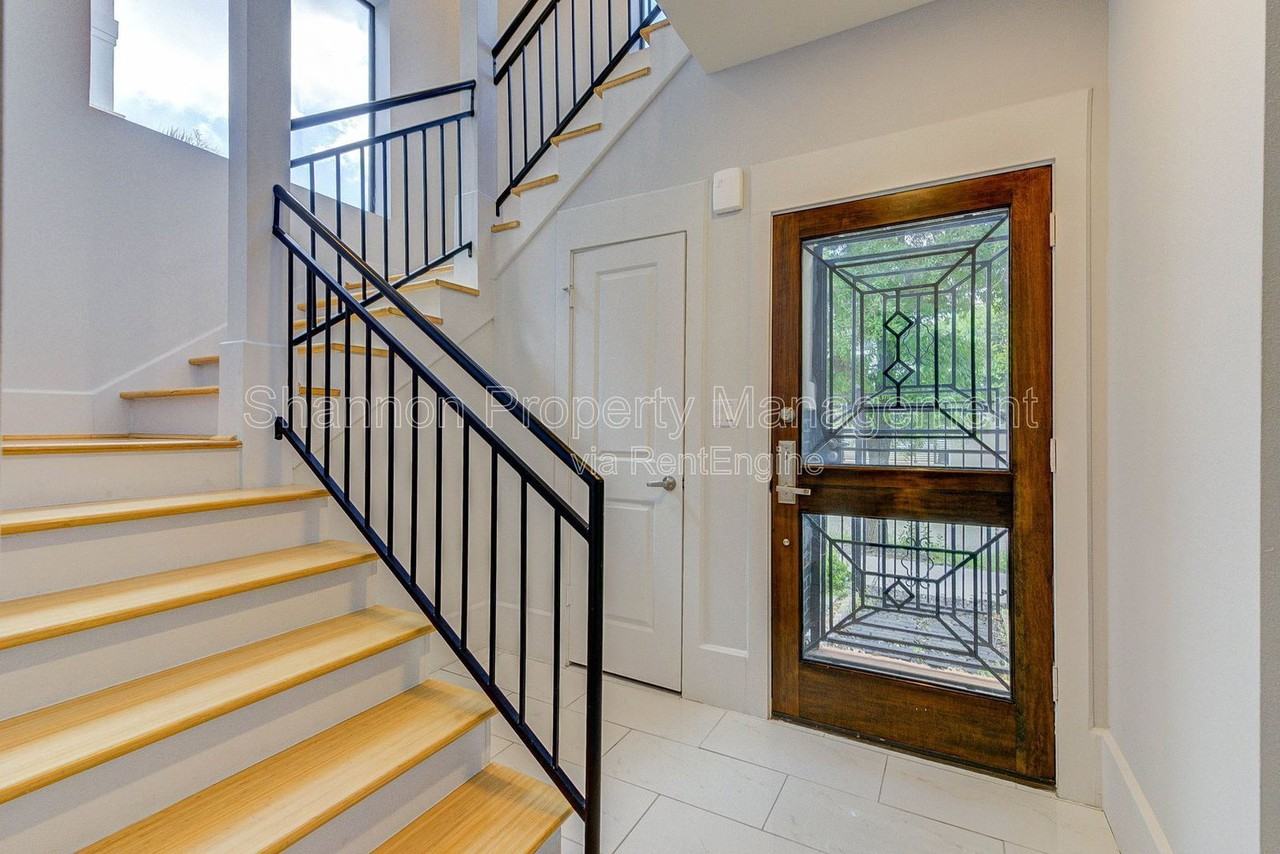 113 Tuam St - Photo 4 of 30