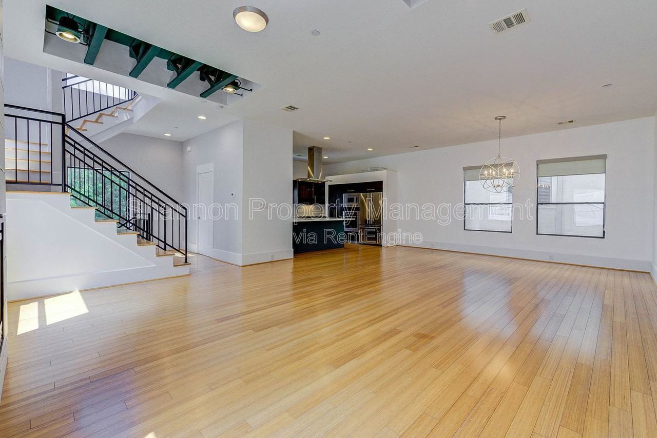 113 Tuam St - Photo 5 of 30