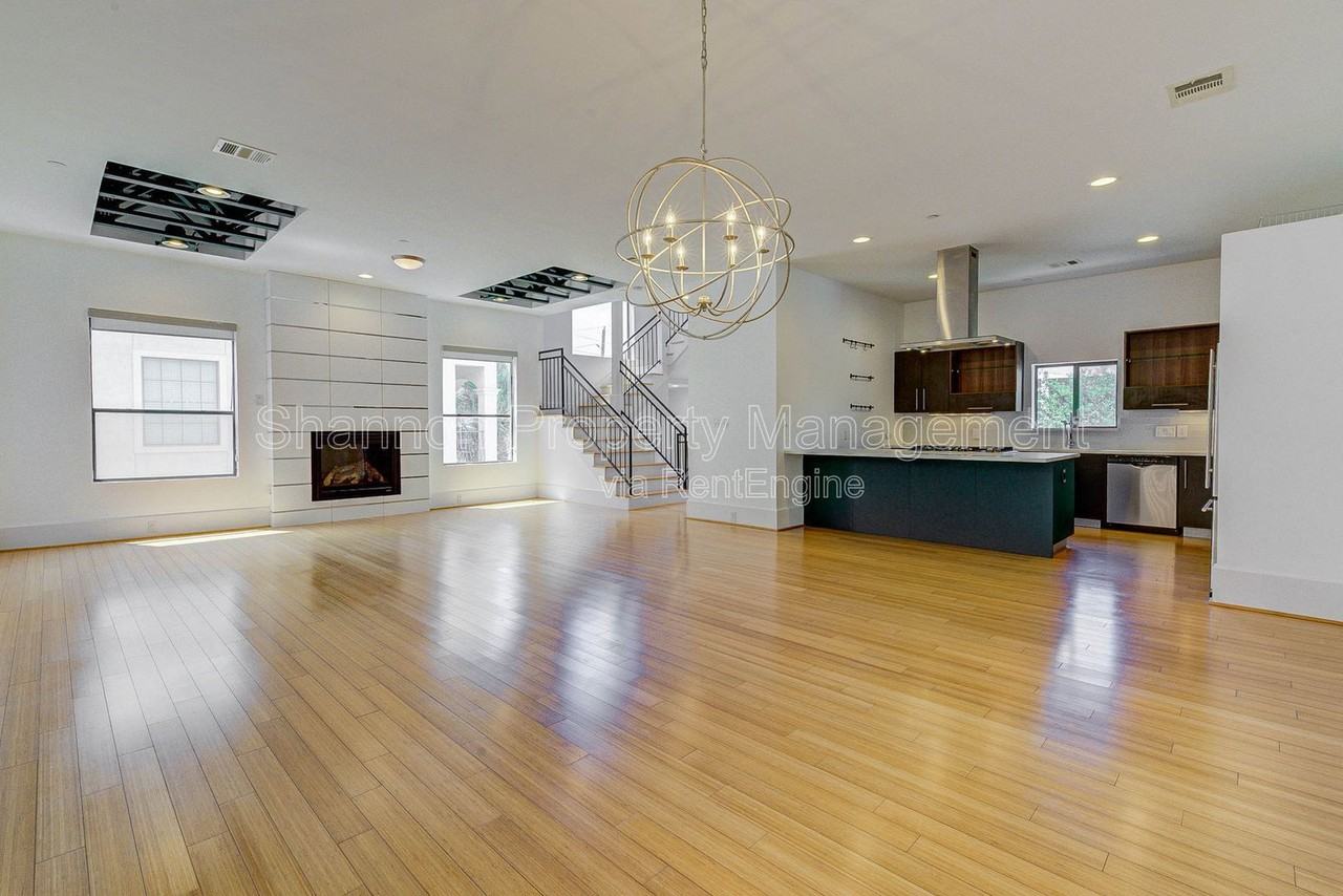 113 Tuam St - Photo 6 of 30
