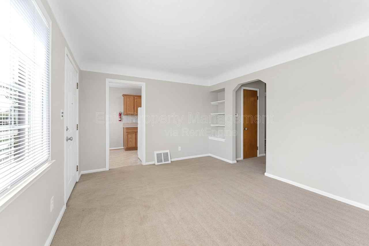 1778 Warwick Ave - Photo 6 of 13