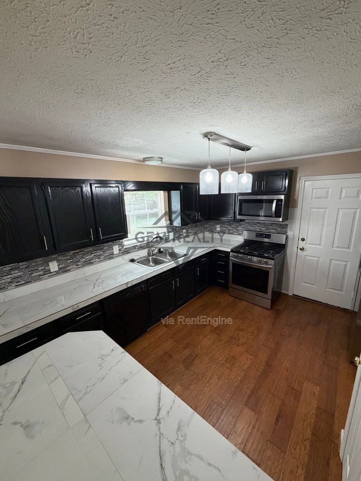 11016 Leavells Rd - Photo 4 of 20