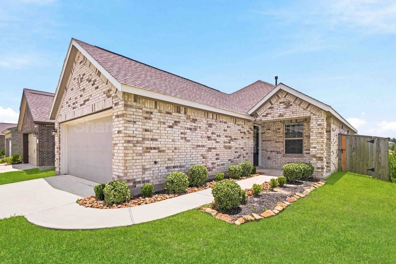 3002 Delancey Bend Way - Photo 2 of 33