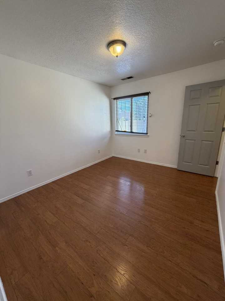 500 Constitution Ave Nw - Photo 3 of 33