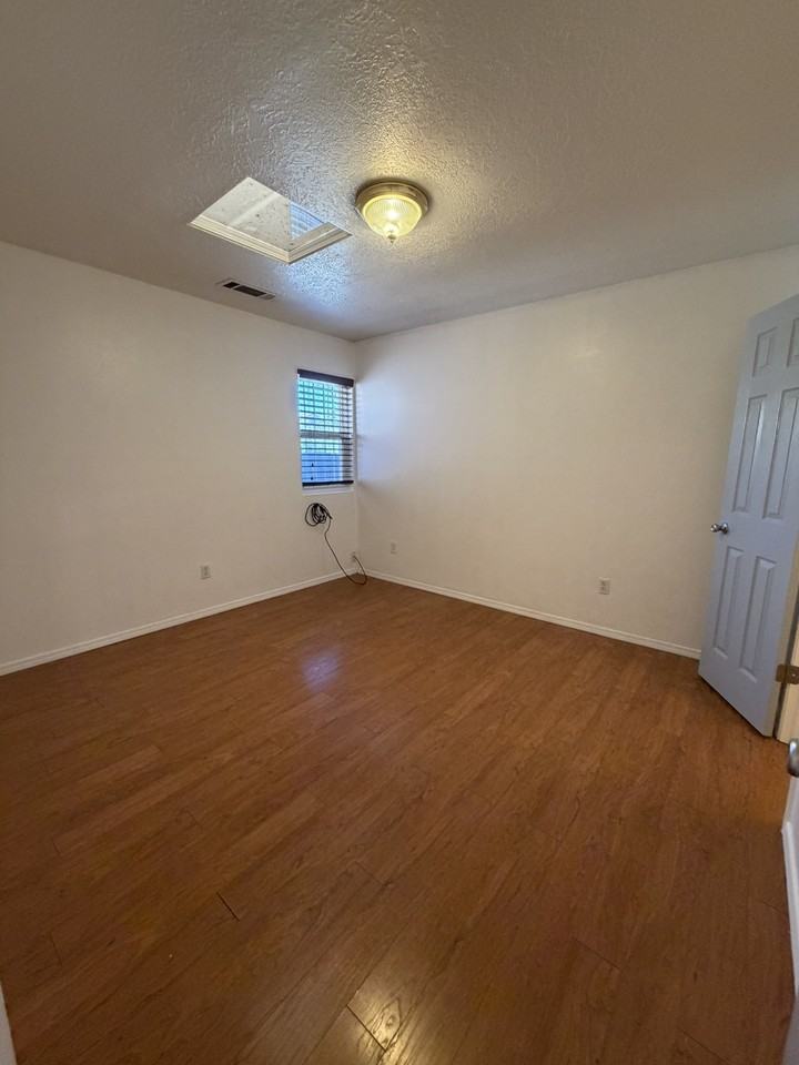 500 Constitution Ave Nw - Photo 4 of 33