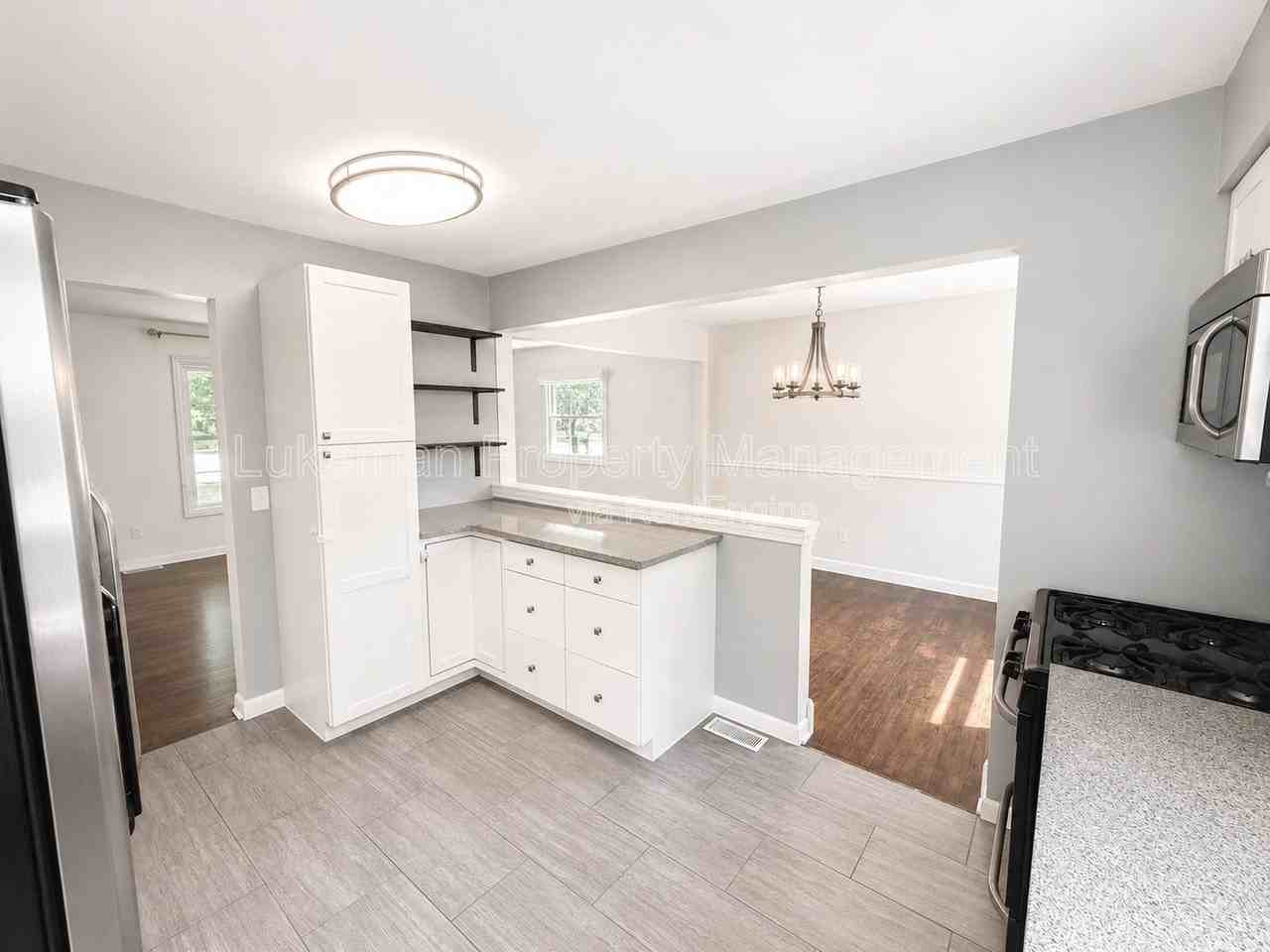 6318 Avon St - Photo 2 of 18