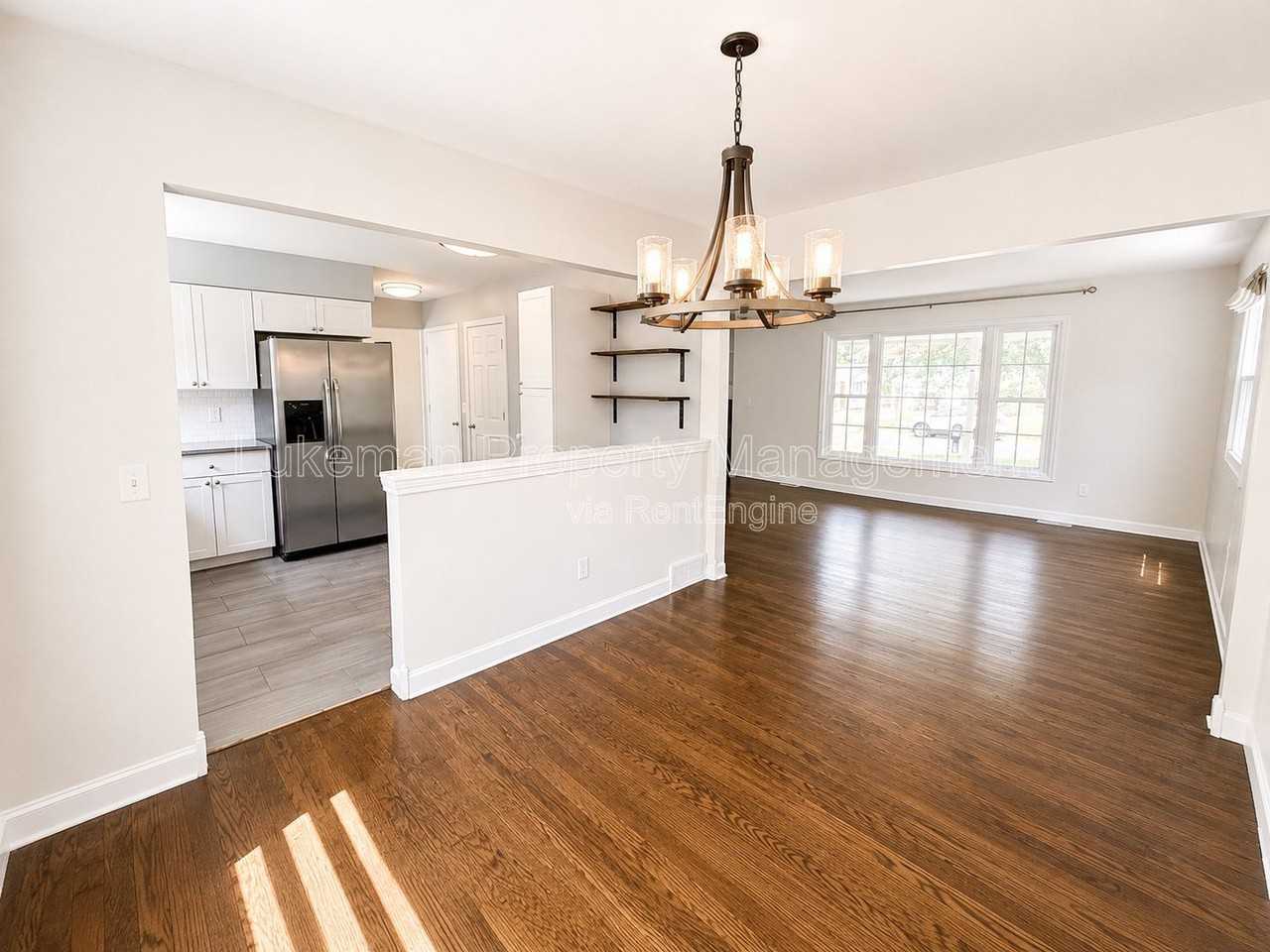 6318 Avon St - Photo 3 of 18