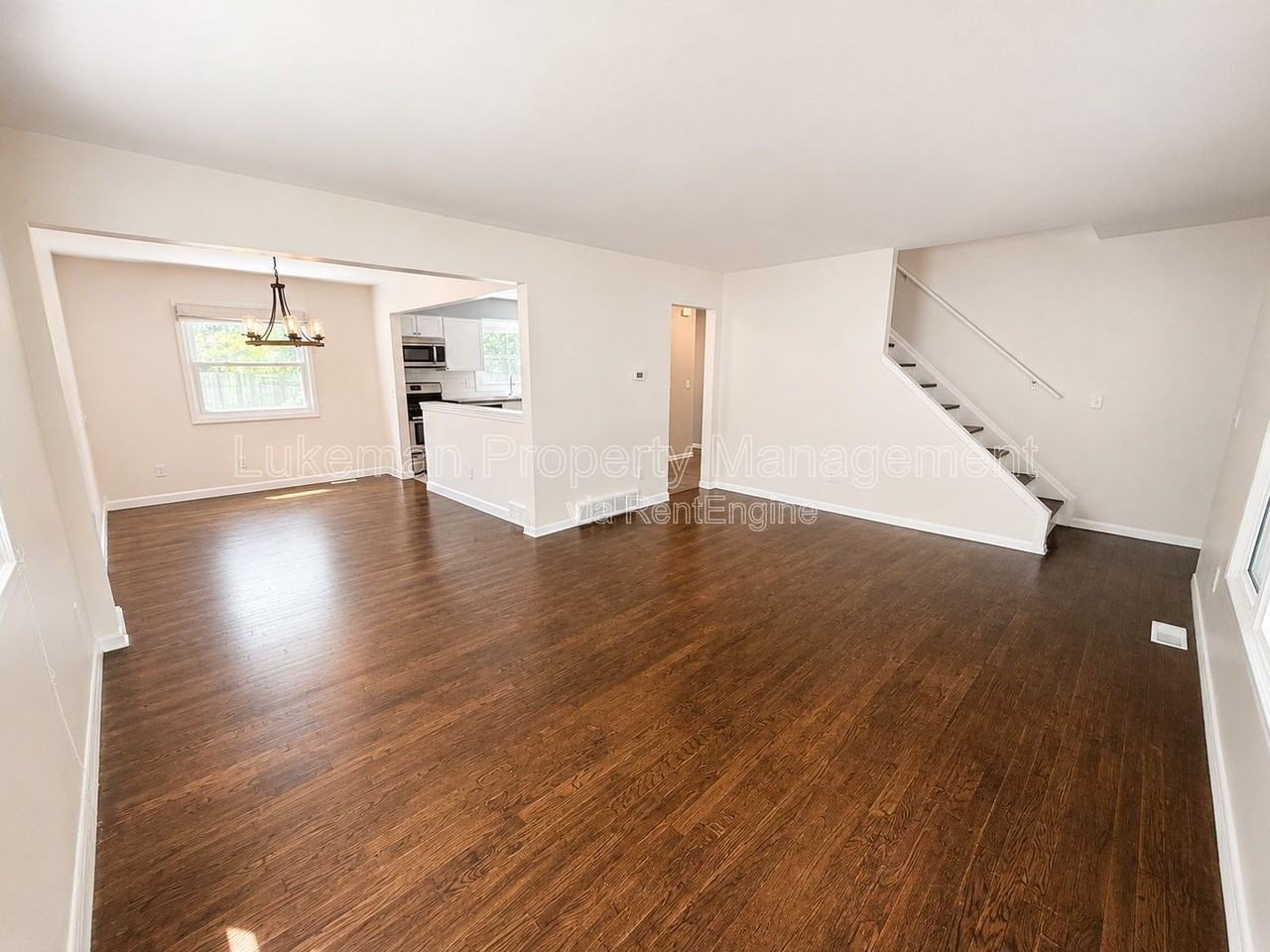 6318 Avon St - Photo 4 of 18