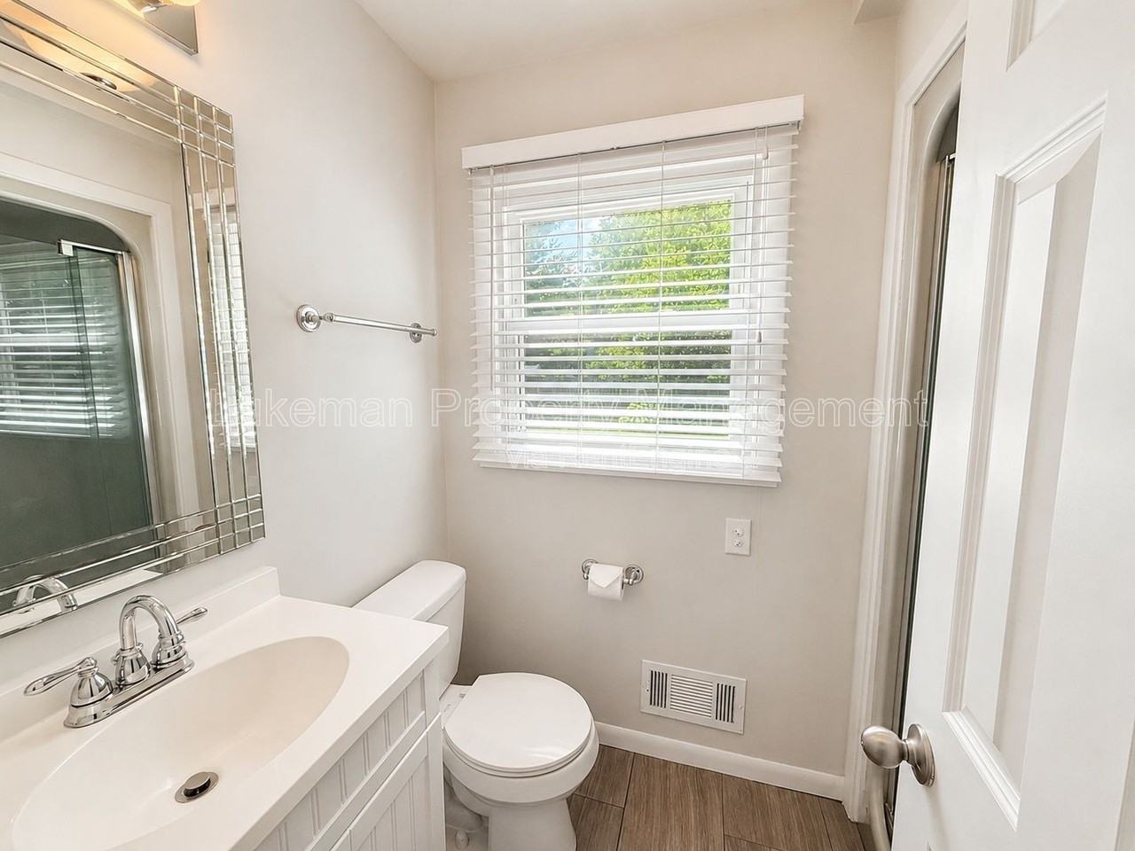6318 Avon St - Photo 6 of 18