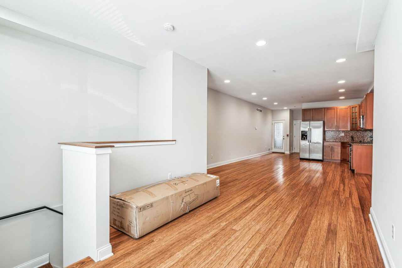 1633 Carpenter St #A - Photo 7 of 33