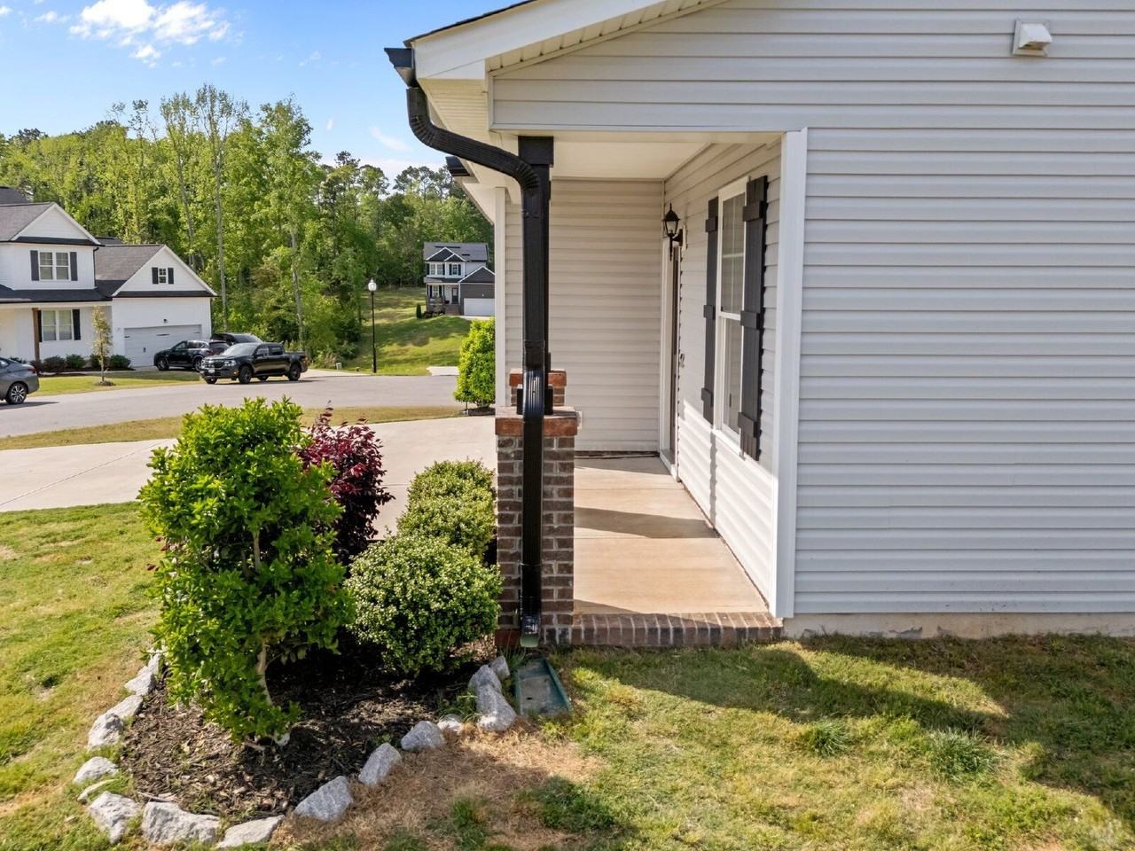 220 Brisbane Dr - Photo 4 of 28