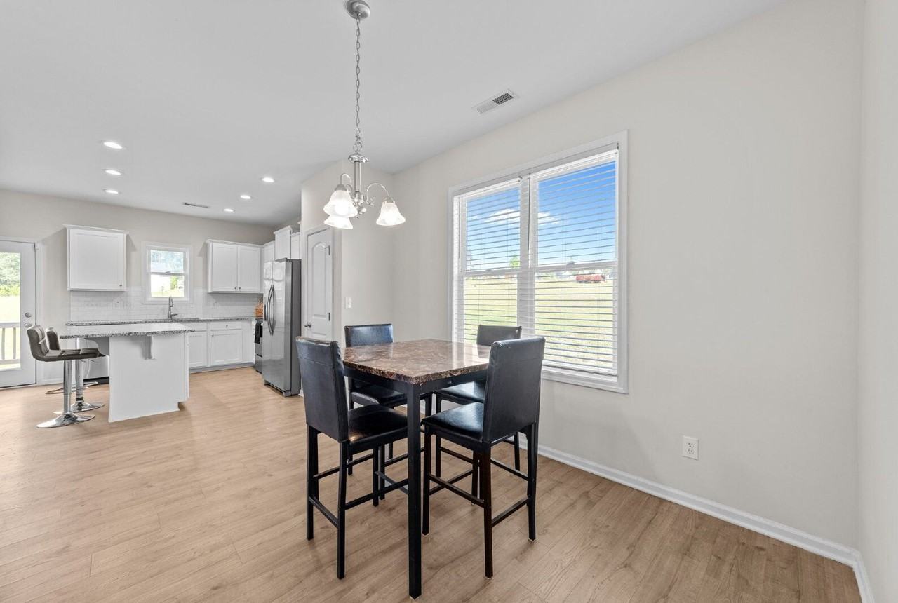 220 Brisbane Dr - Photo 6 of 28