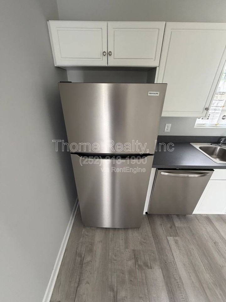 2411 Heath Ln - Photo 6 of 15